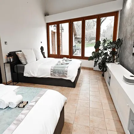 Tagibao Avec Piscine Chauffee Et Villa *