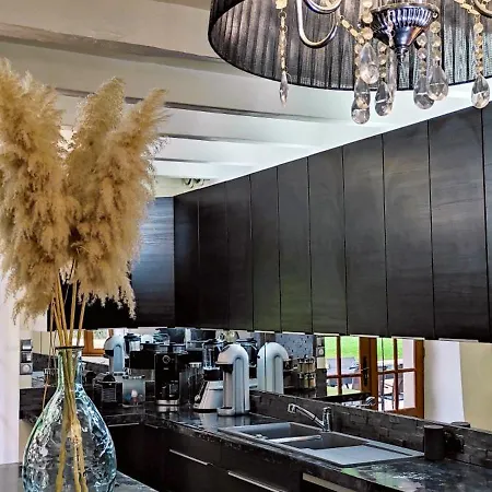 Tagibao Avec Piscine Chauffee Et Villa Lesterps